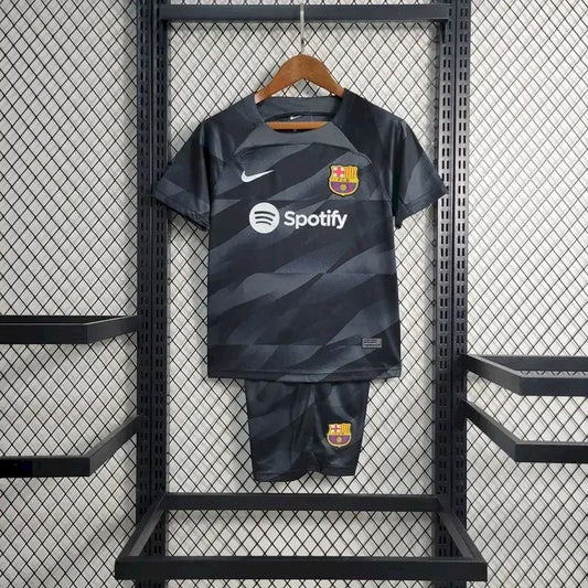 Kit de goleiro infantil preto do Barcelona 2023/24