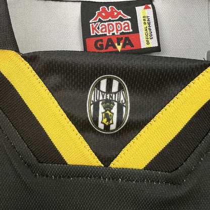 Juventus 1996/97 Third Retro Jersey