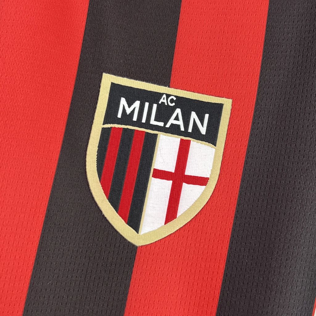 Camisa retrô do AC Milan edição 2024/25