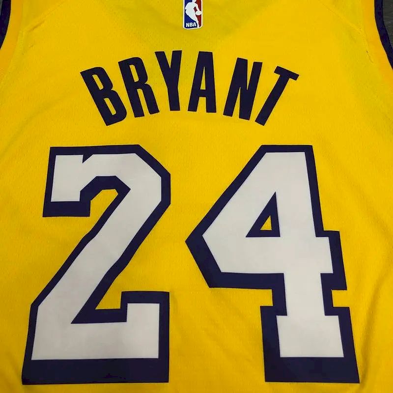 Camisa Kobe Bryant 24 Yellow City Edition versão jogador masculina