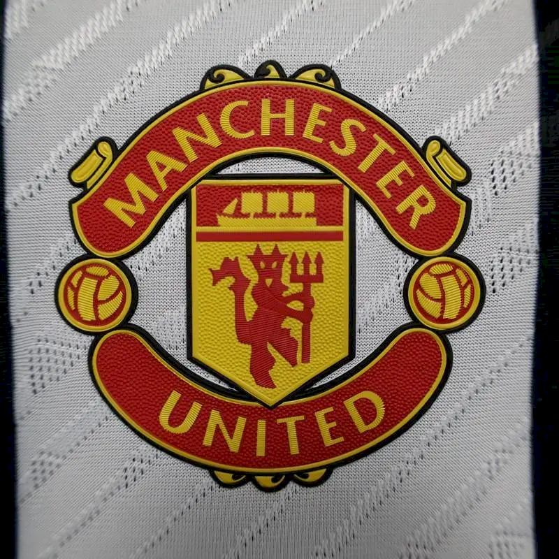 Camisa de treino pré-jogo do Manchester United 2023/24, versão jogador