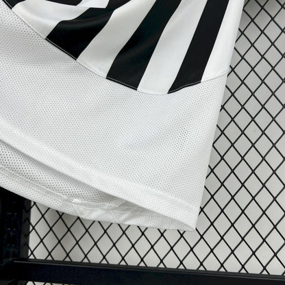 Camisa retrô titular da Juventus 2002/03