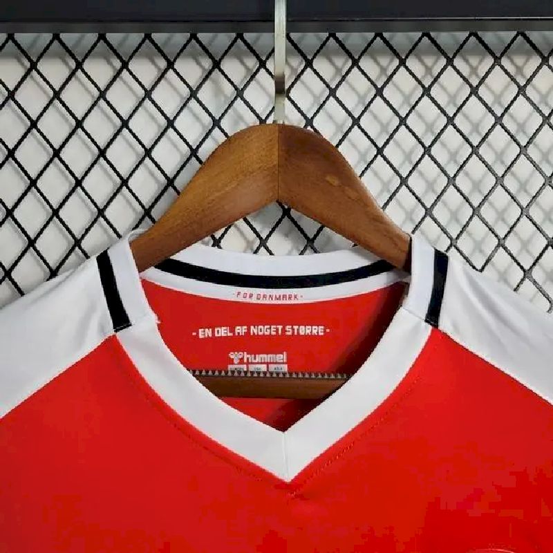 Camisa titular da Dinamarca 2023/24