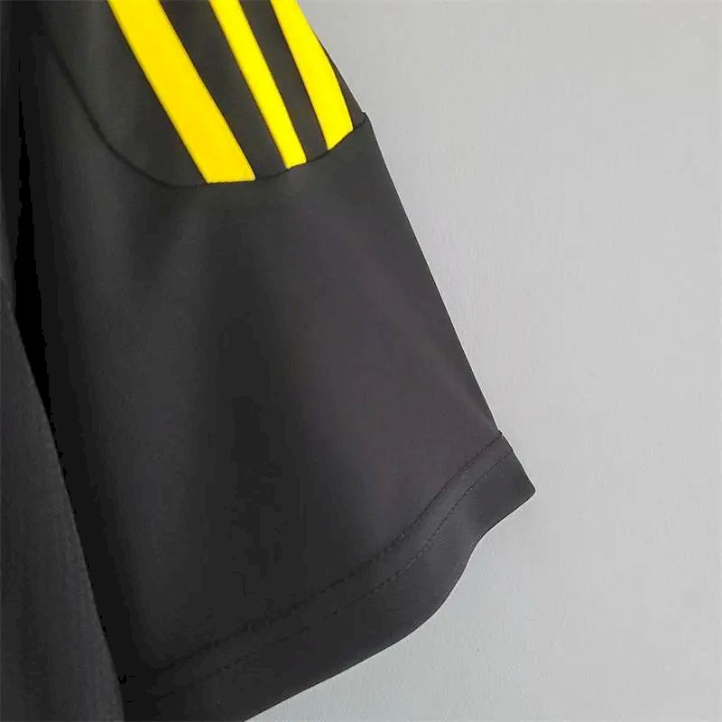 Camisa retrô de goleiro do Real Madrid 2011/12