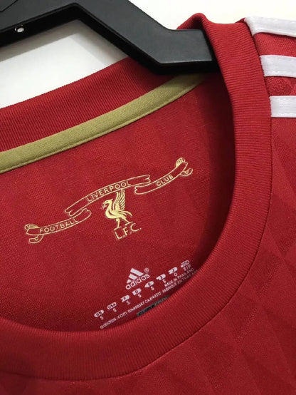 Camisa retrô de mangas compridas do Liverpool 2010/2012