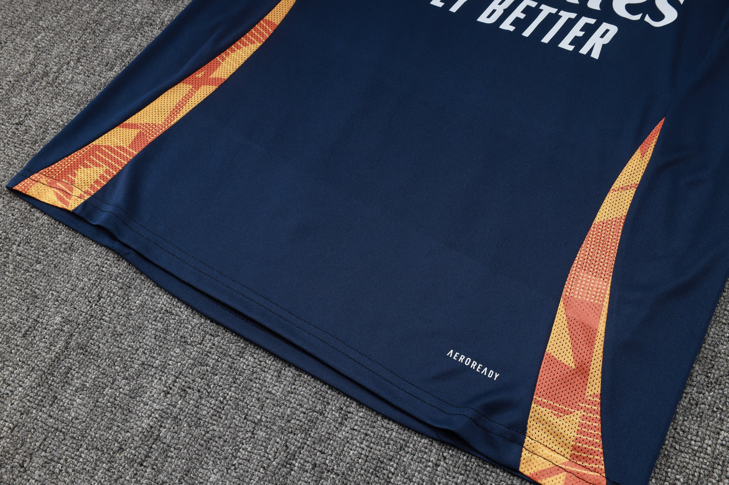 Camisa de treino adulto + shorts do Real Madrid 2024/25 815