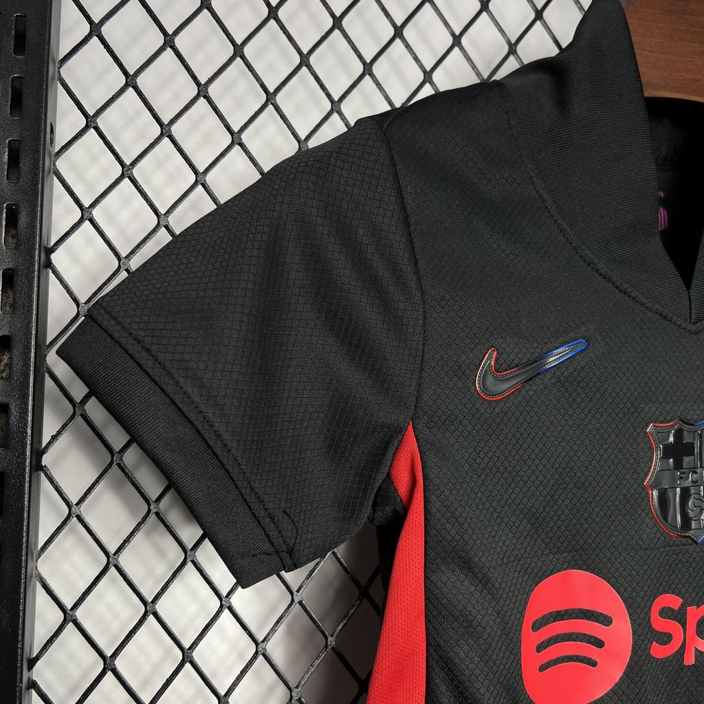 Kit reserva infantil do Barcelona 2024/25