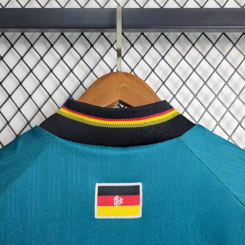 Camisa reserva retrô da Alemanha de 1996