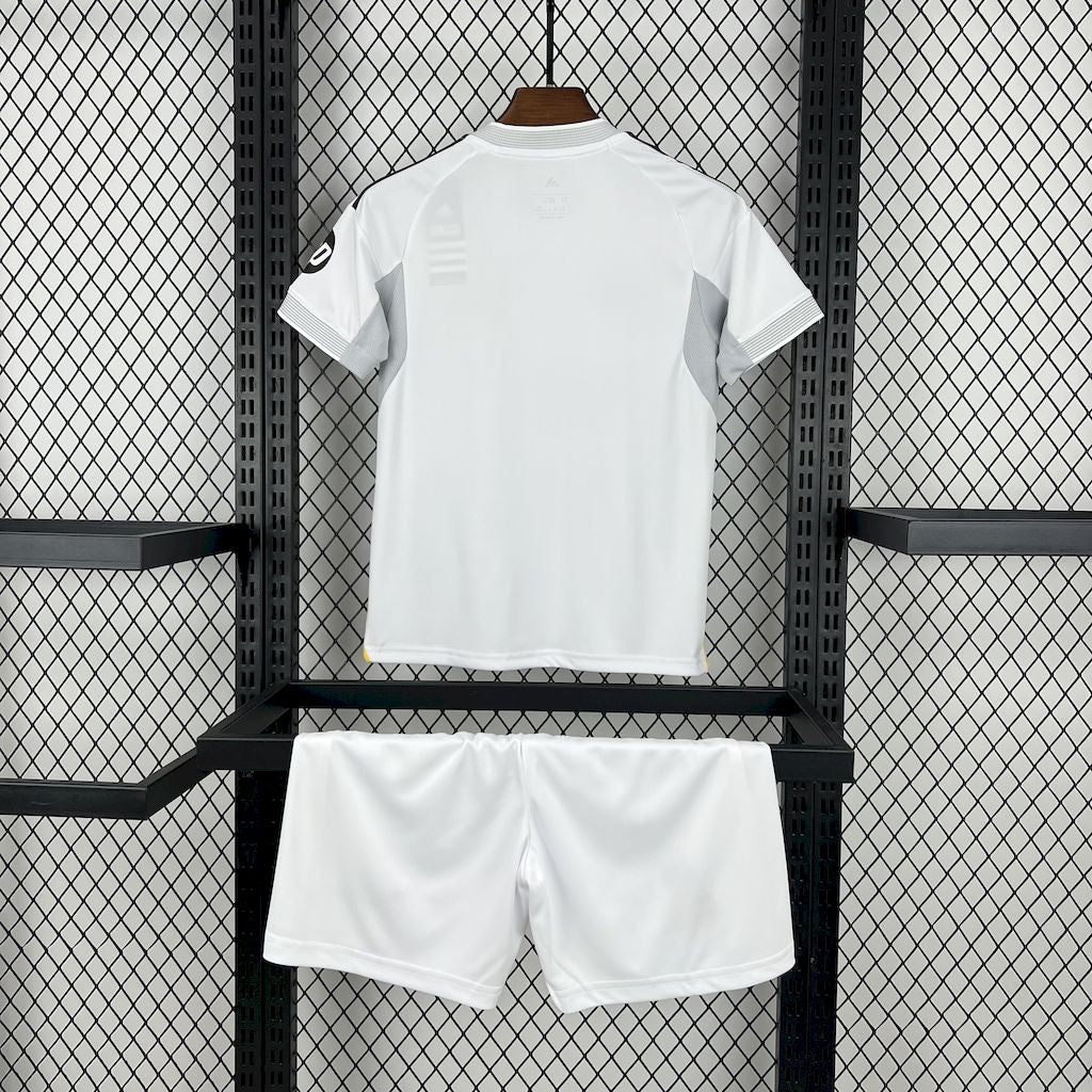 Kit Infantil Real Madrid 2025/26