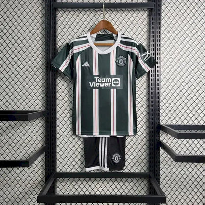 Kit reserva infantil do Manchester United 2023/24