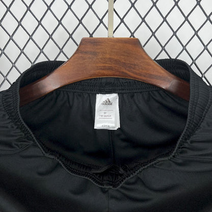 Manchester United 2025/26 Home Shorts 2