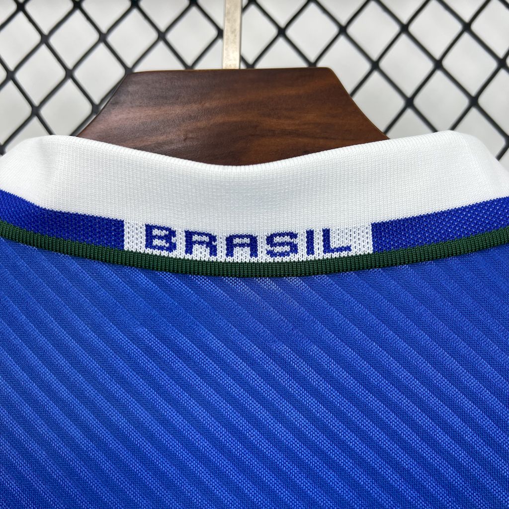 Camisa reserva retrô do Brasil para a Copa do Mundo de 1994