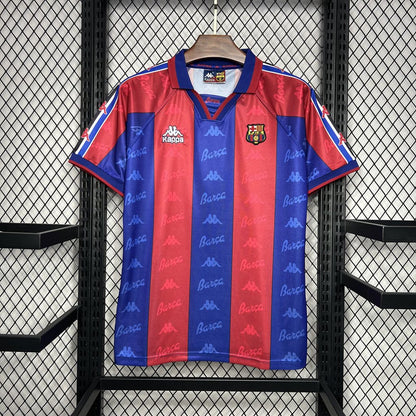 Camisa retrô titular do Barcelona 1995/97