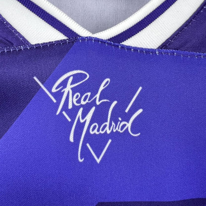Camisa reserva retrô do Real Madrid 1994/96