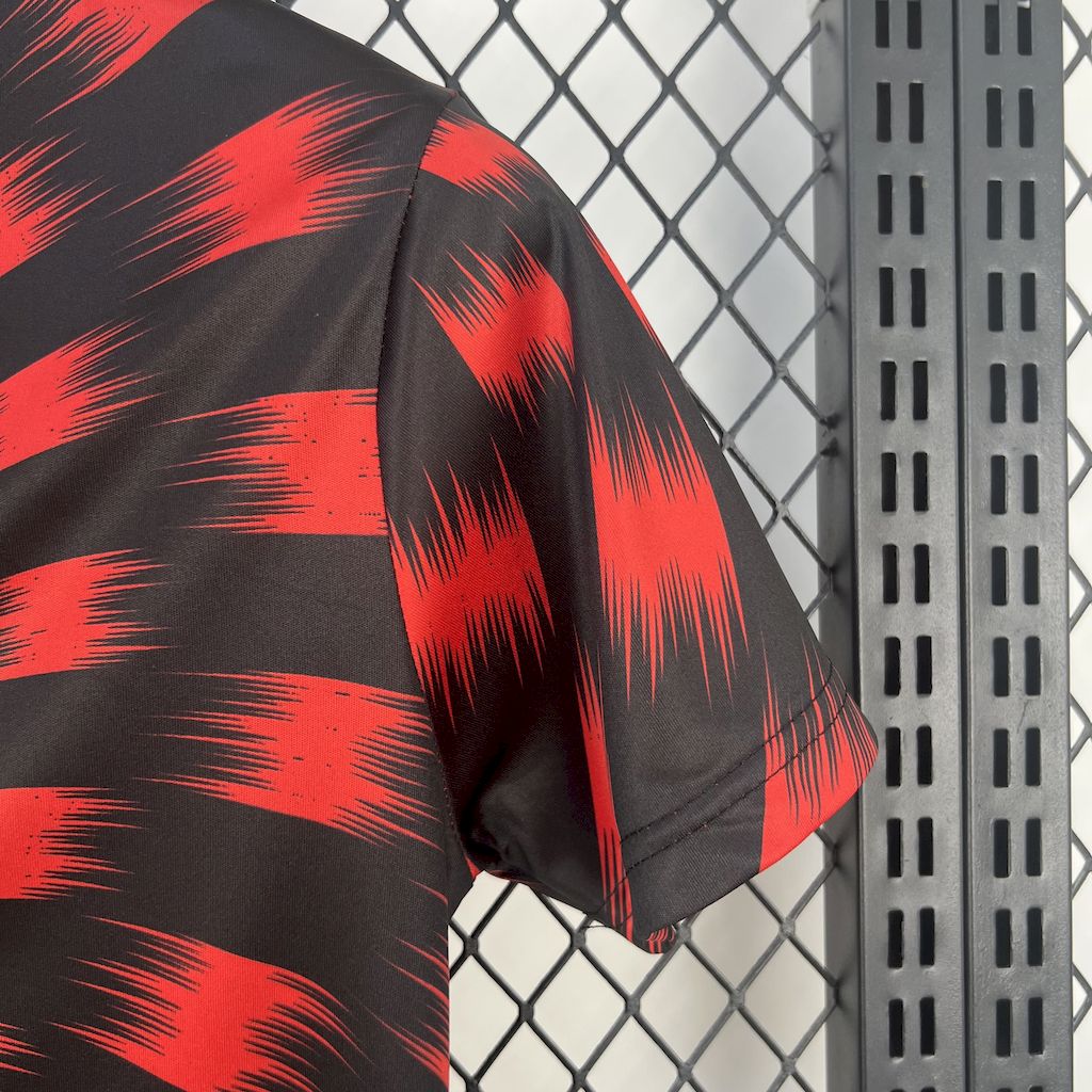 Camisa feminina pré-jogo do Flamengo 2025/26