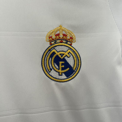 Camisa e shorts retrô infantil do Real Madrid 2013/14