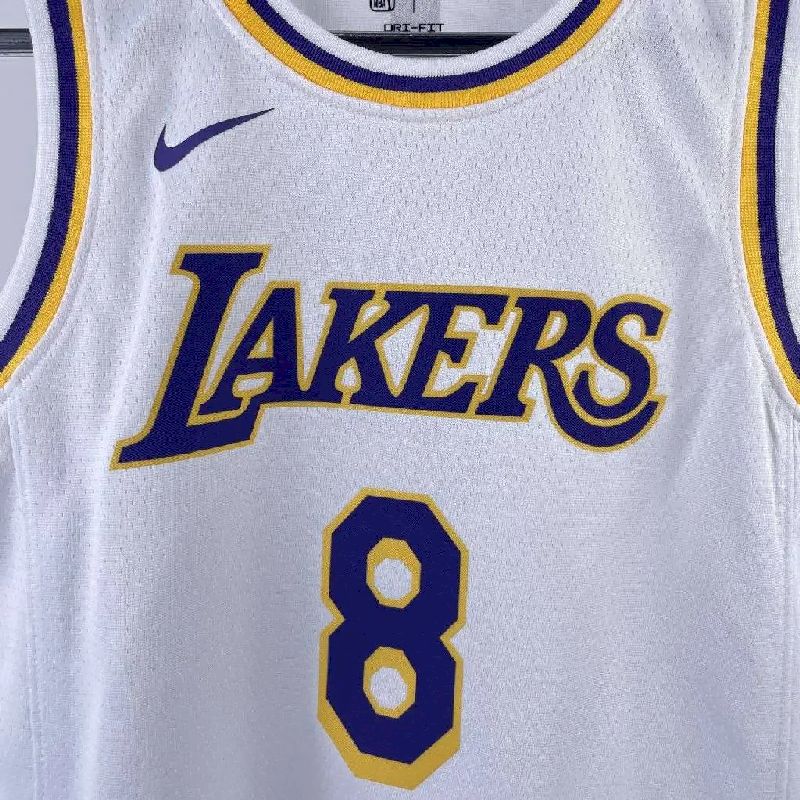 Camisa branca do time juvenil Kobe Bryant