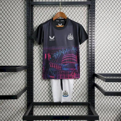 Kit Infantil Edição Especial Newcastle United 2023/24