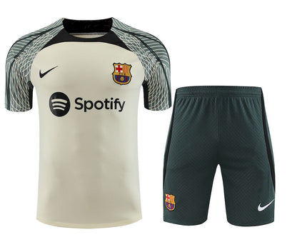 Camisa de treino adulto Barcelona 2023/24 + short 418
