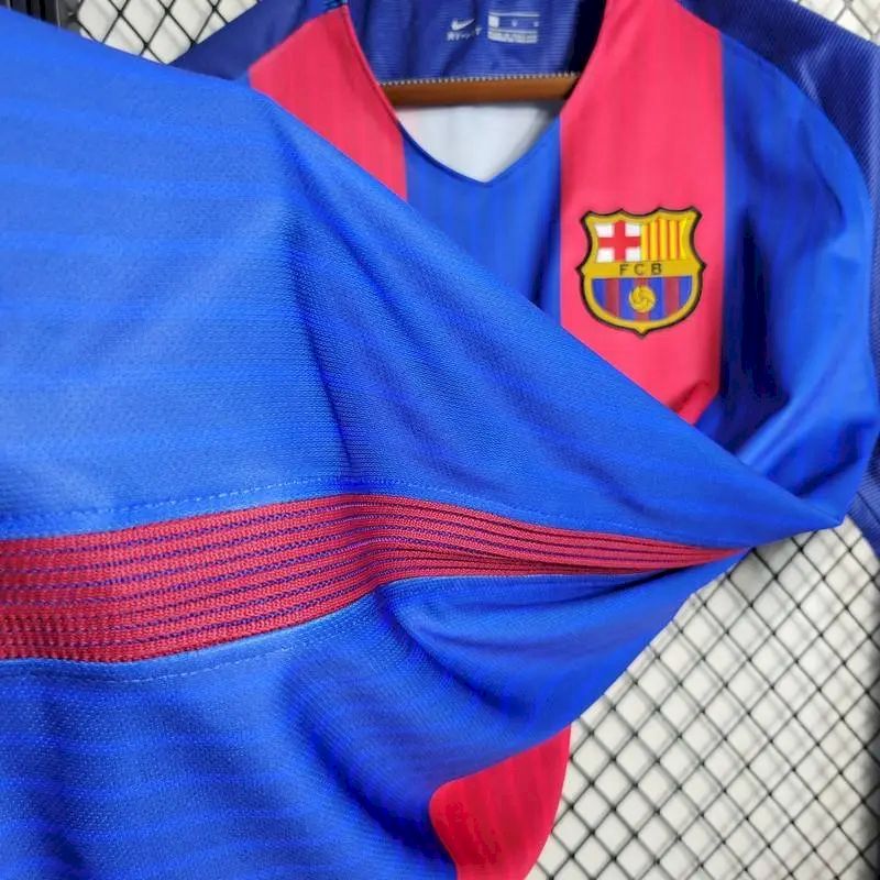Camisa retrô titular do Barcelona 2016/17