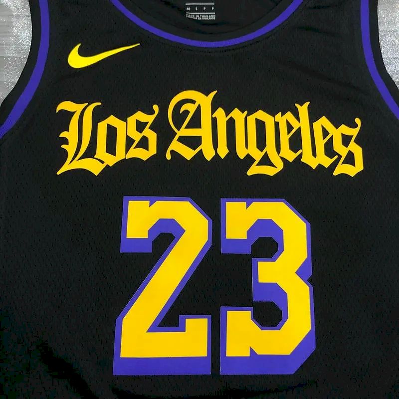 Camisa LeBron James 2020-21 Preta Swingman Versão Jogador Masculina – Noche Latina
