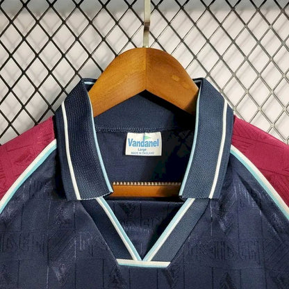 Camisa retrô do West Ham United de 1999