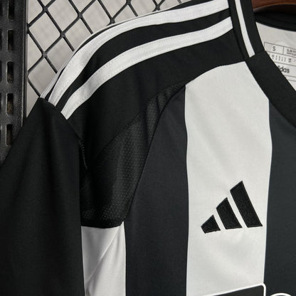 Camisa titular do Newcastle United 2024/25
