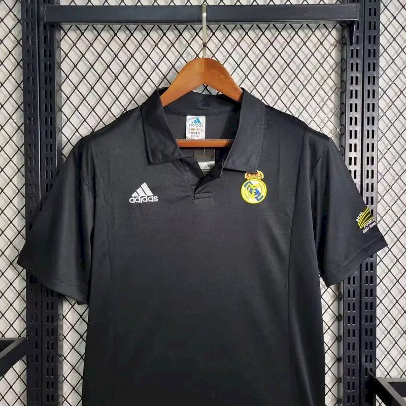 Camisa retrô da edição reserva da Liga dos Campeões do Real Madrid 2002/03