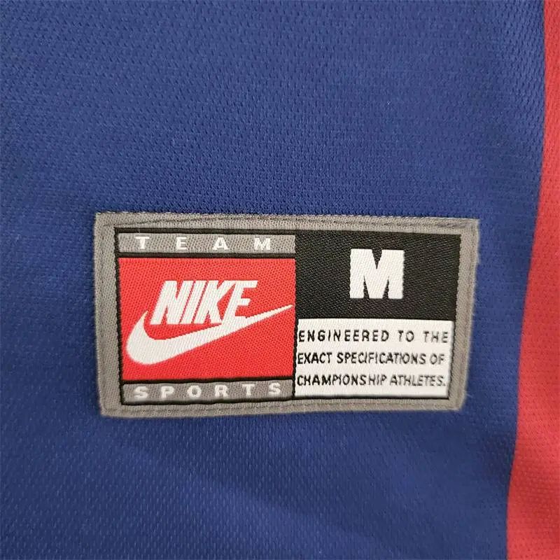 Camisa retrô titular do Barcelona 1998/99