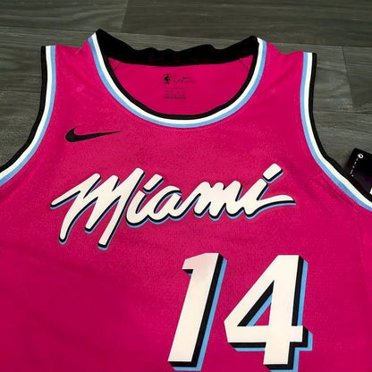 Camisa Tyler Herro Masculina Rosa Versão Jogador – Edição Clássica Retro