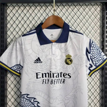 Kit Infantil Real Madrid 2022/23 White Dragon Edition