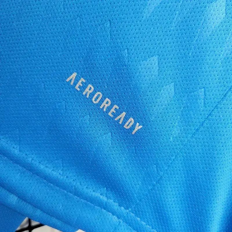 Kit de goleiro infantil azul do Real Madrid 2023/24