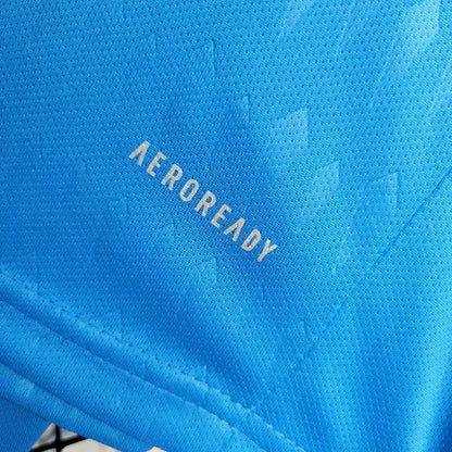 Kit de goleiro infantil azul do Real Madrid 2023/24