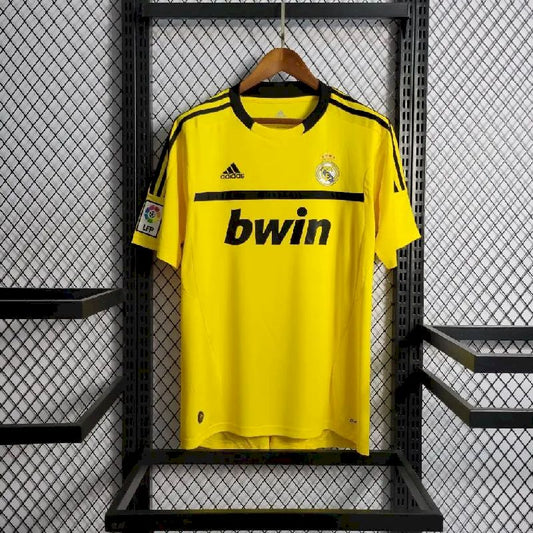 Camisa de goleiro amarela retrô do Real Madrid 2011/12