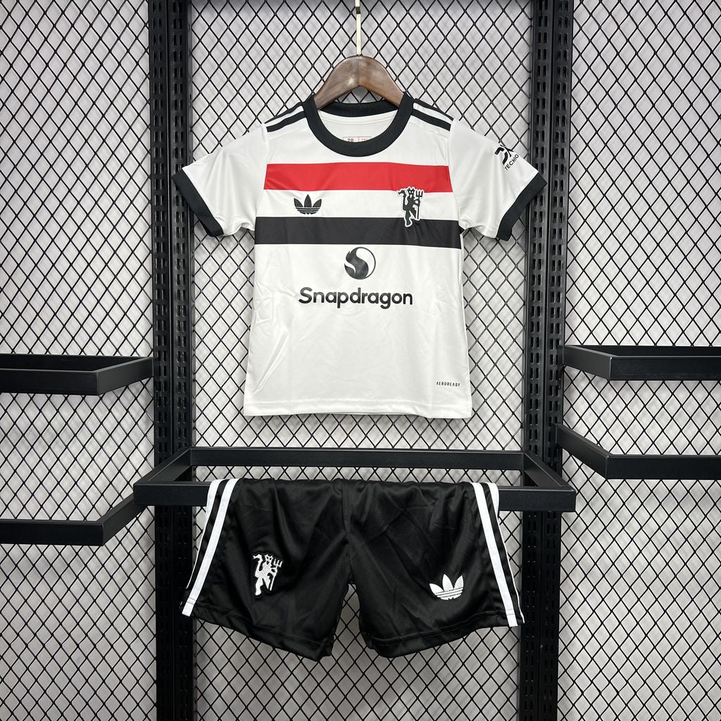 Terceiro uniforme infantil do Manchester United 2024/25