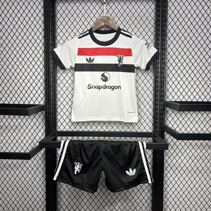 Terceiro uniforme infantil do Manchester United 2024/25