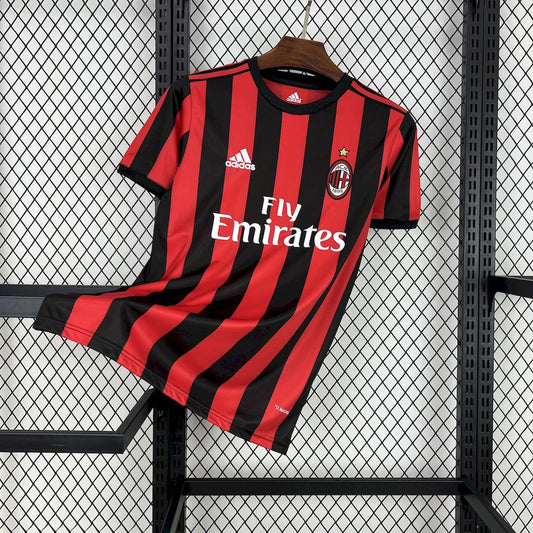 Camisa retrô titular do AC Milan 2017/18