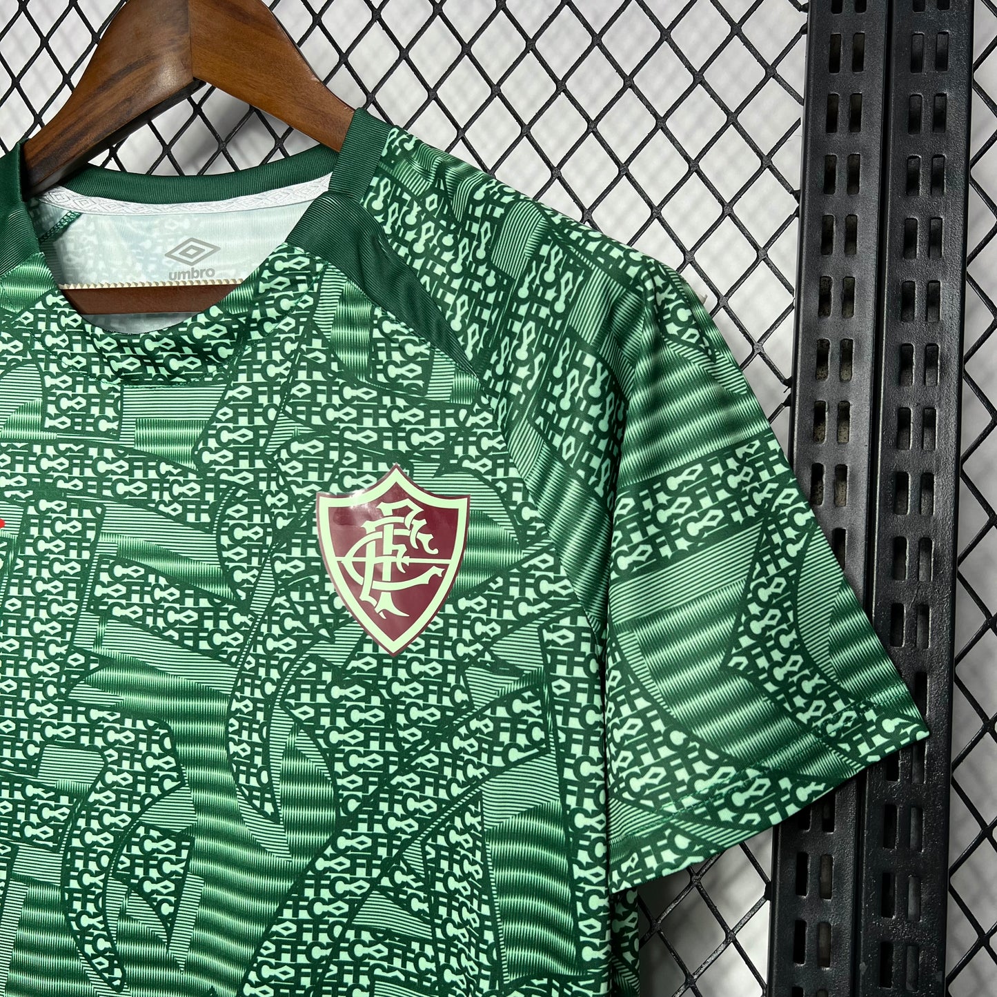 Camisa do Fluminense para o treino pré-jogo 2024/25