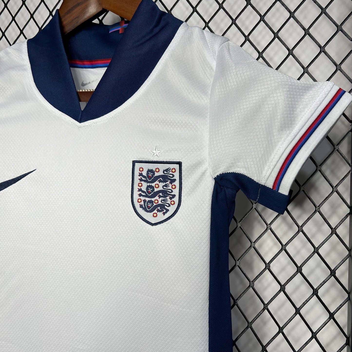 Camisa infantil da Inglaterra para a Eurocopa 2024/25