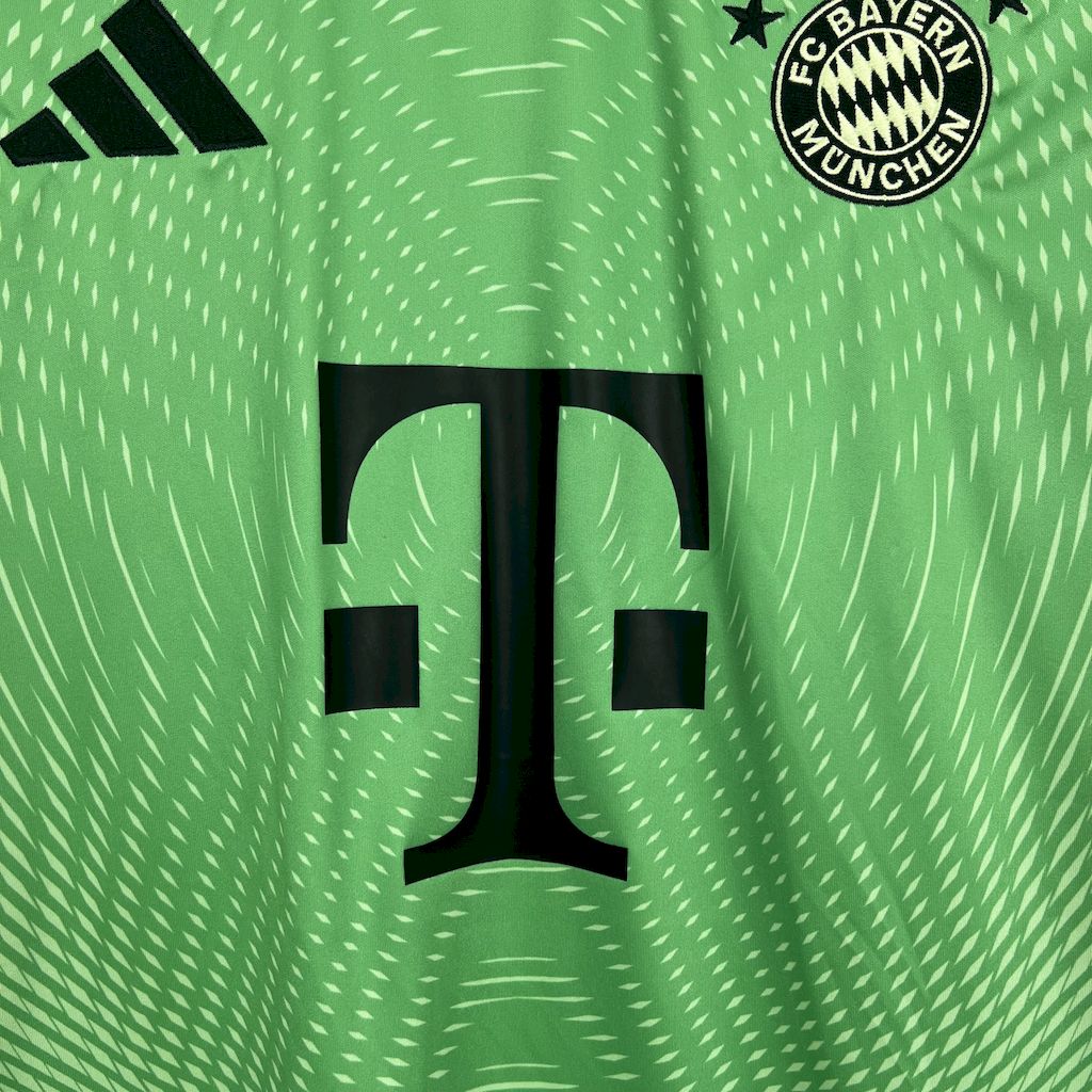 Bayern Munich 2025/26 Green Goalkeeper Jersey