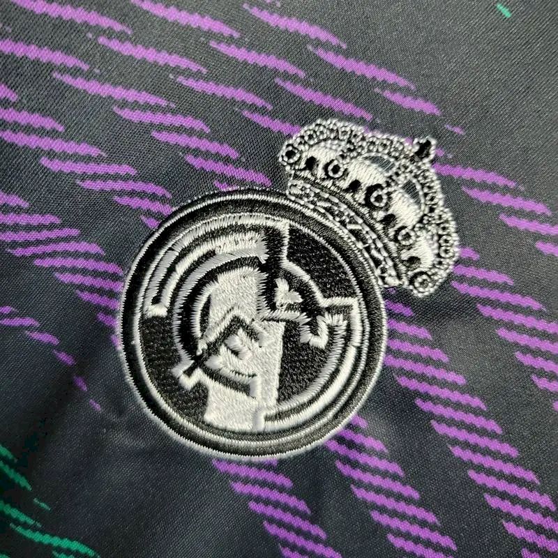 Camisa de treino pré-jogo do Real Madrid 2023/24, versão jogador