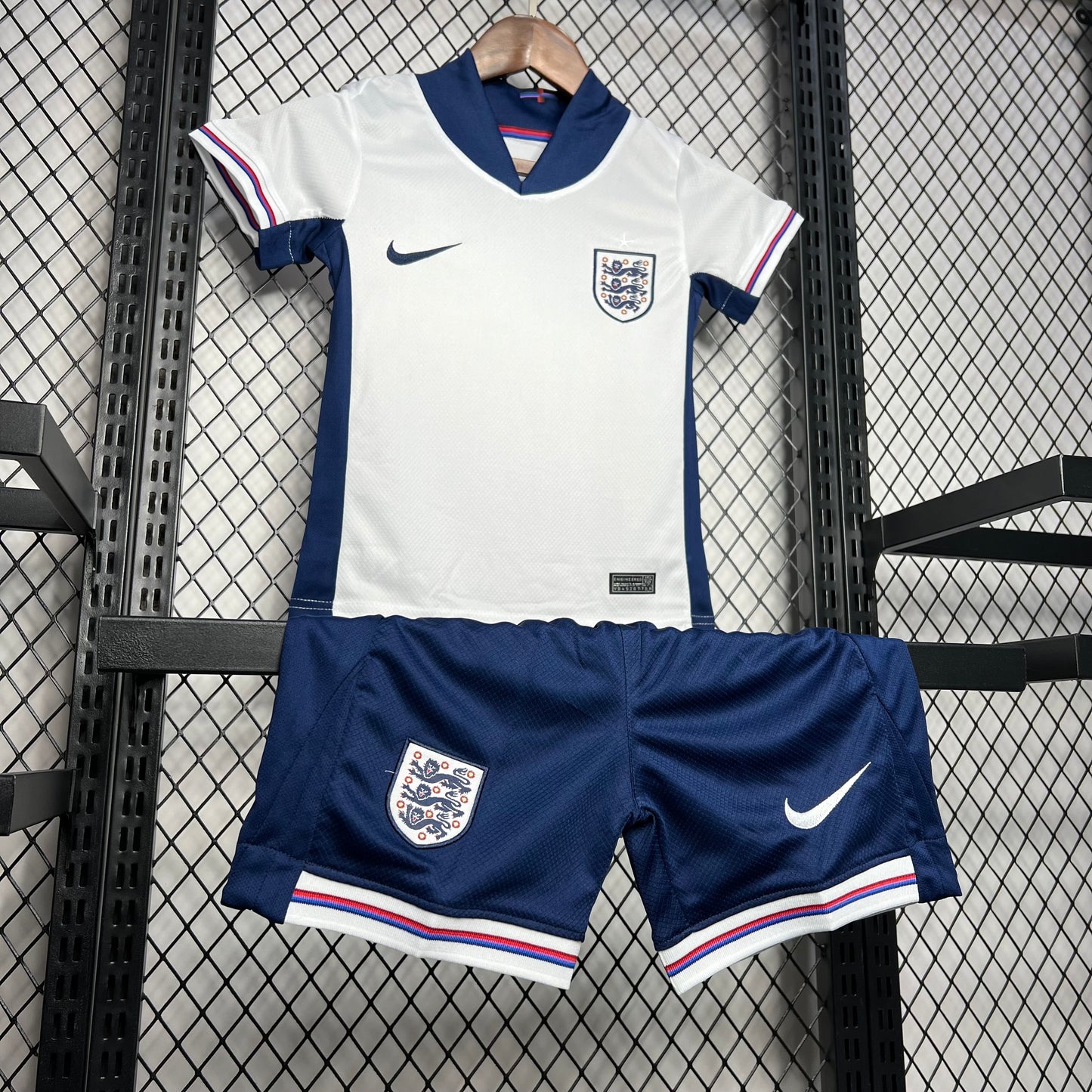Camisa infantil da Inglaterra para a Eurocopa 2024/25