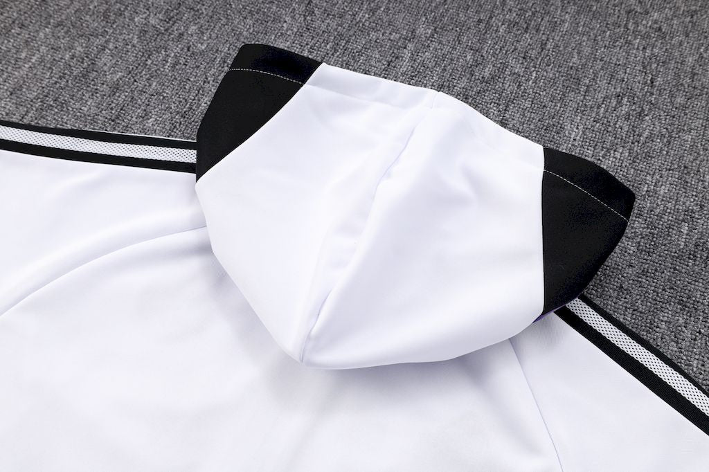 Moletom com capuz e calça do Real Madrid 2022/23 815