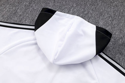 Moletom com capuz e calça do Real Madrid 2022/23 815