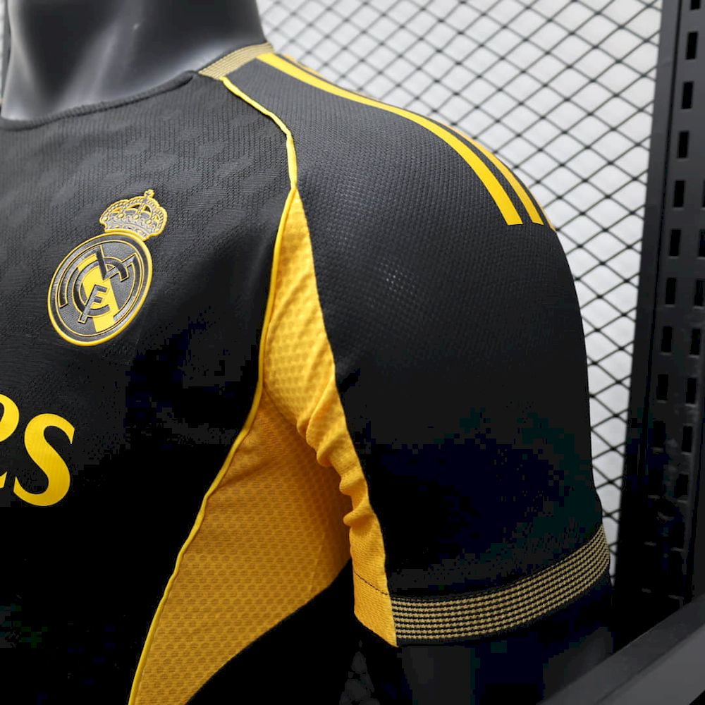 Real Madrid 2025/26 Black Especial Jersey Player Version