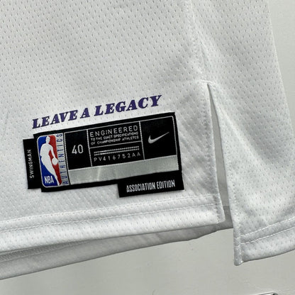 Edição da Associação Los Angeles Lakers 2023/24 DONCIC#77