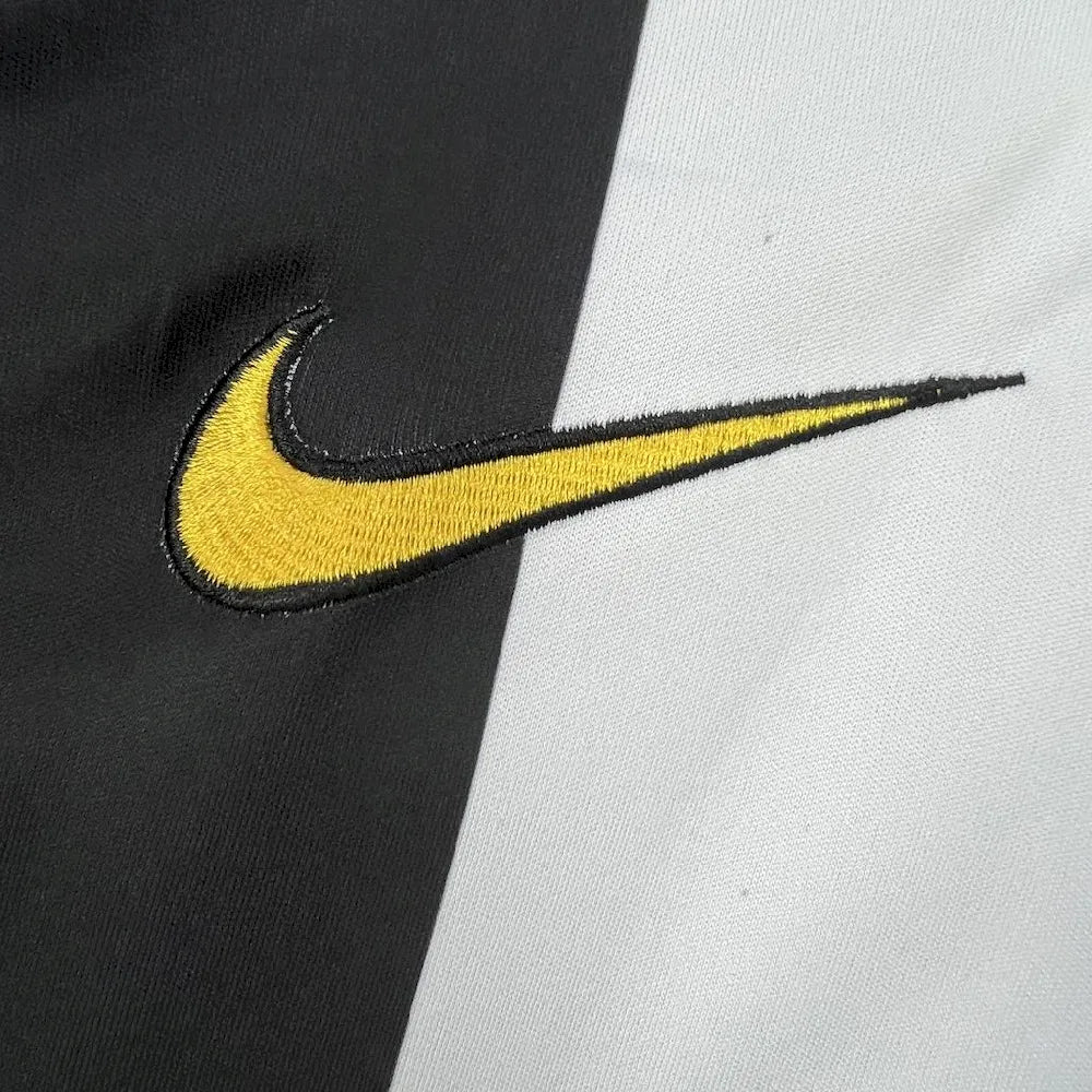 Camisa retrô titular da Juventus 2004/05