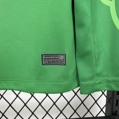 Paris Saint-Germain 2025/26 Green goalkeeper Long Sleeves Jersey