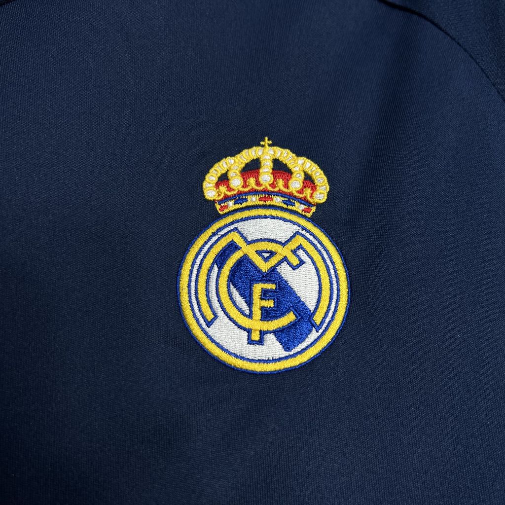 Camisa retrô reserva do Real Madrid 2005/06