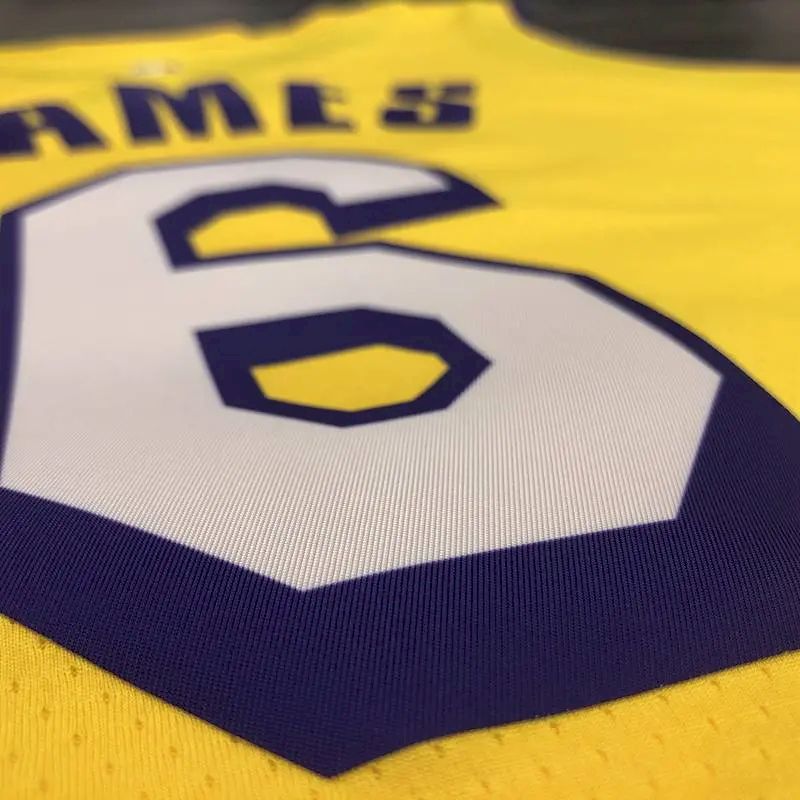 Camisa LeBron James Masculina 2020-21 Amarela Versão Jogador – Edição Clássica Retrô